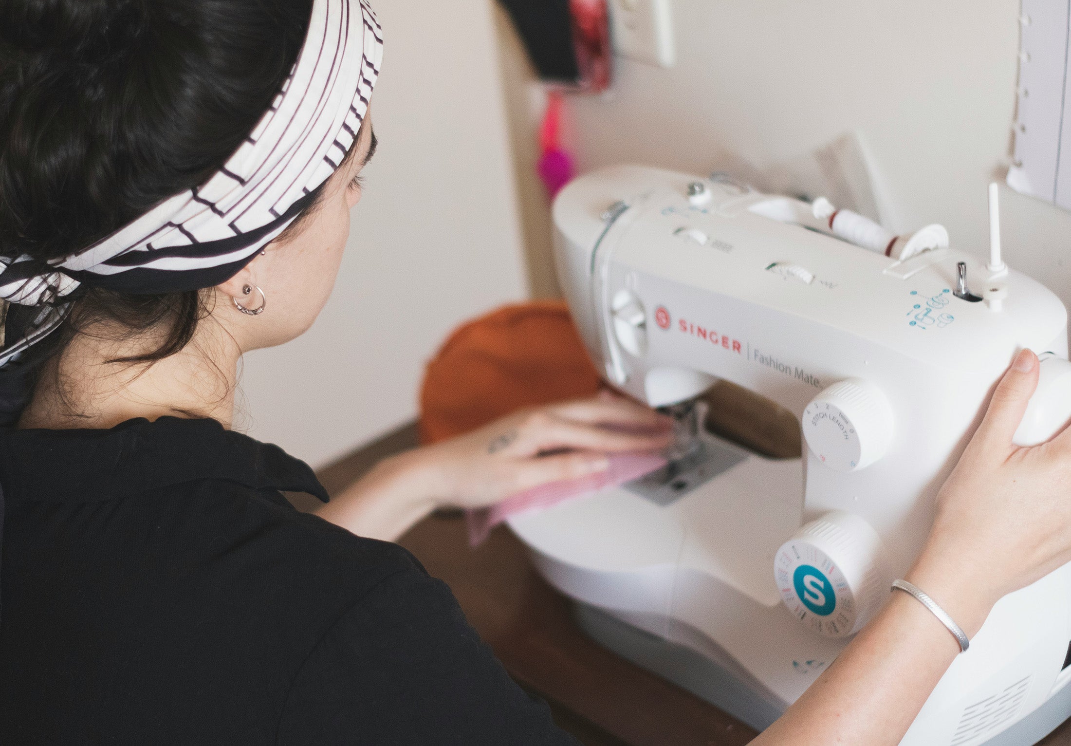 What information should go on a personalised sewing label?